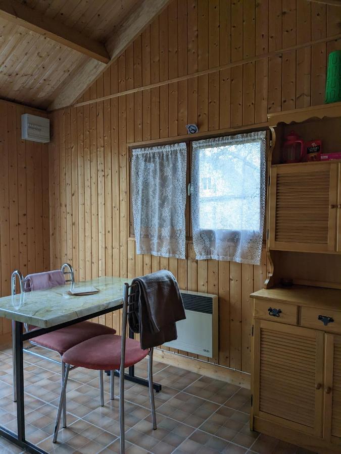 Au Petit Chalet D'Illiers Combray - Salle D'Eau Uniquement Экстерьер фото