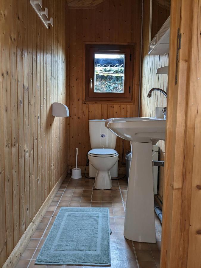 Au Petit Chalet D'Illiers Combray - Salle D'Eau Uniquement Экстерьер фото